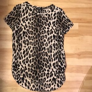 Acrobat Silk Animal Print short sleeve top Sz XS.